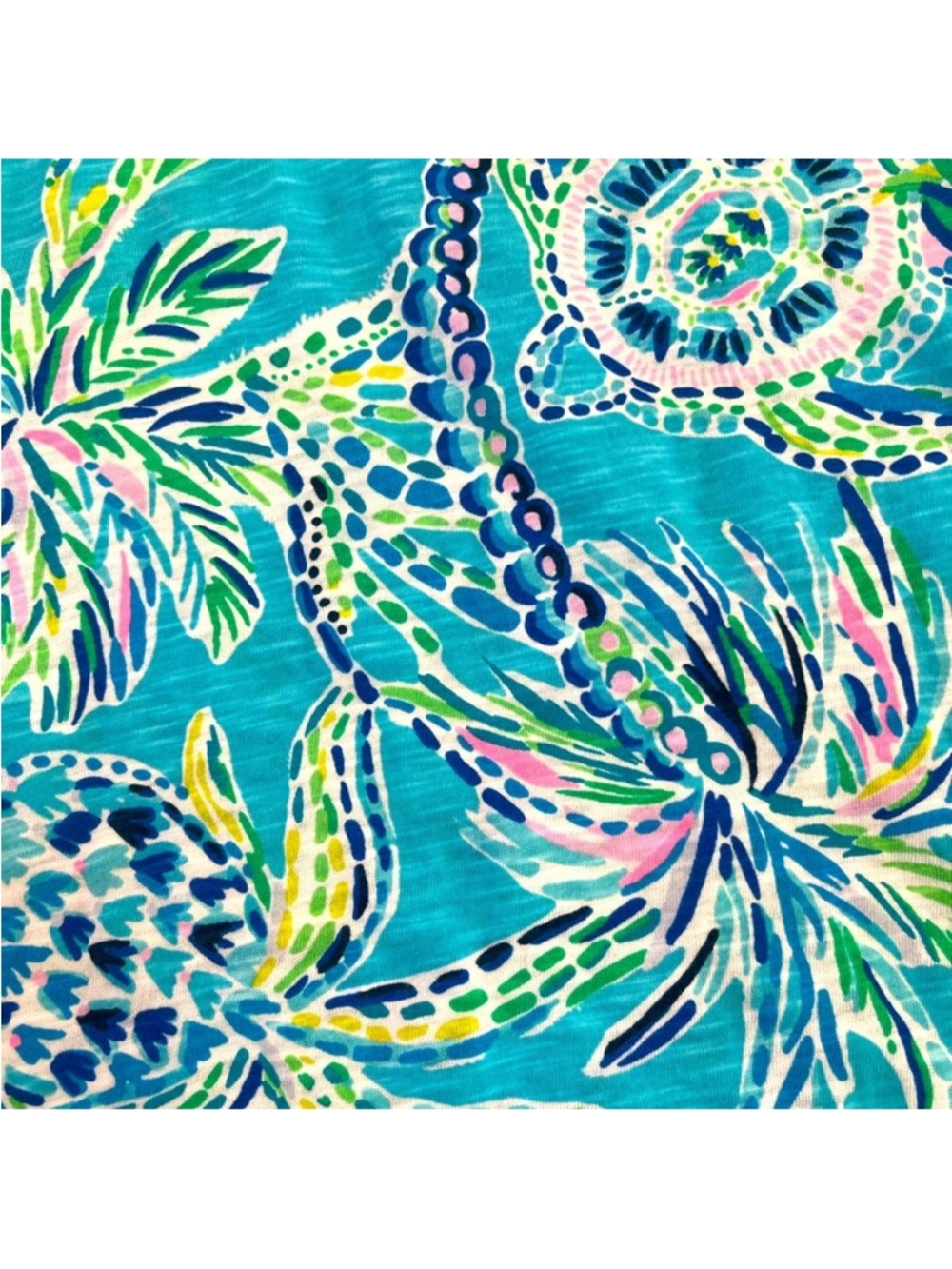 Lilly Pulitzer Bermuda Blue Turtle Etta V Neck Top M - Picture 7 of 7